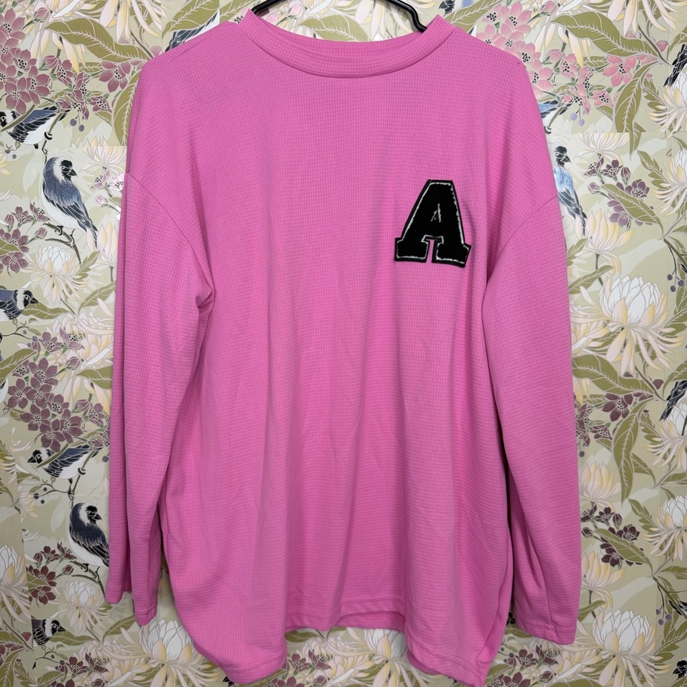 SHEIN Pink Long Sleeve Tee with Black Letter Patch
